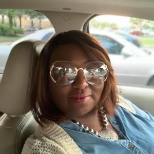 Meet your Posher, Lenora